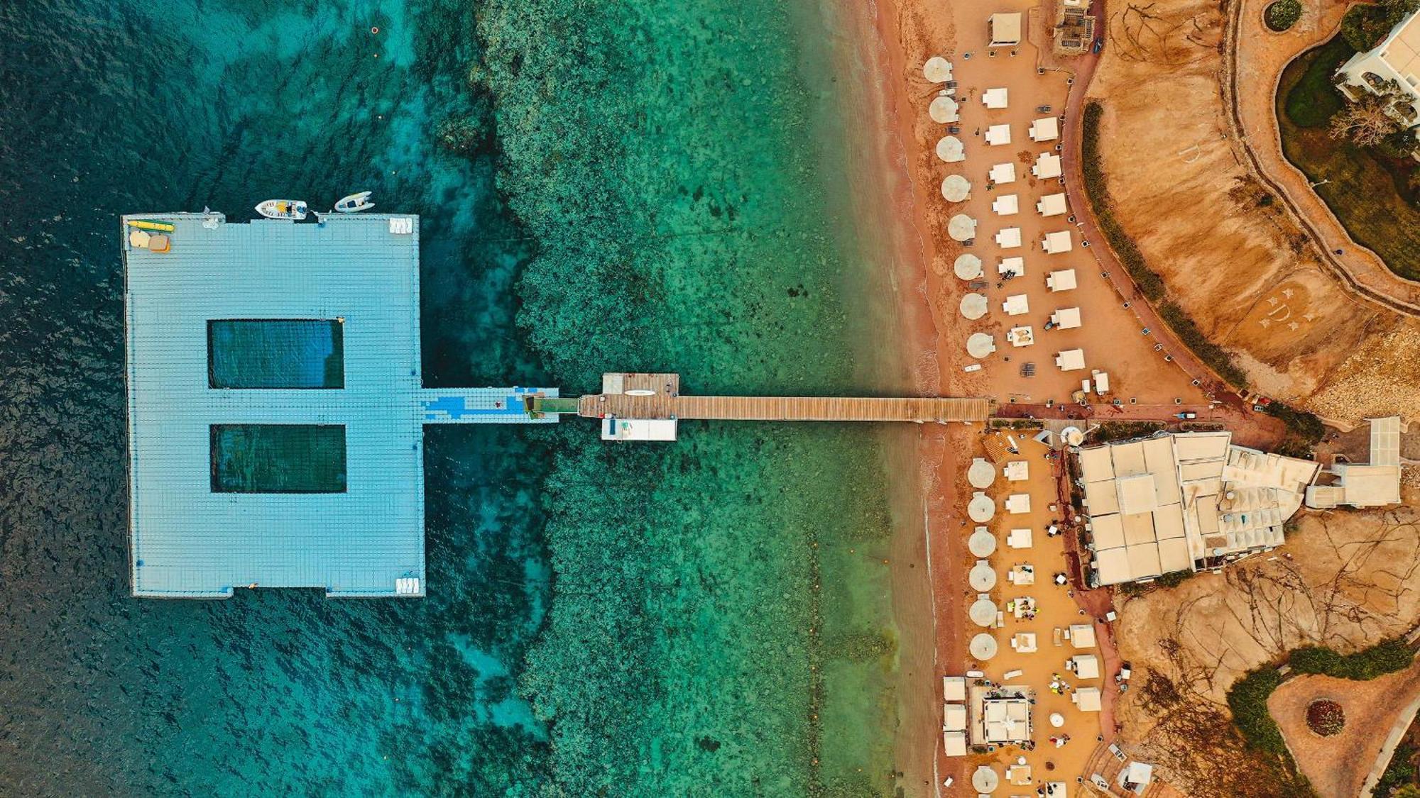 Domina Coral Bay Resort, Diving , Spa & Casino Sharm el-Sheikh Bagian luar foto Aerial view of the Red Sea